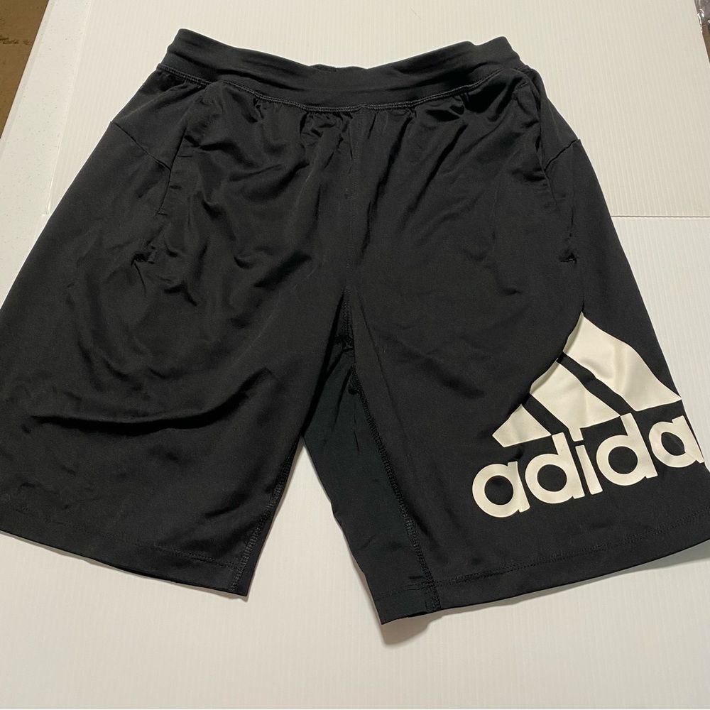 Adidas mens black stretchy athletic shorts running sports  9” Small